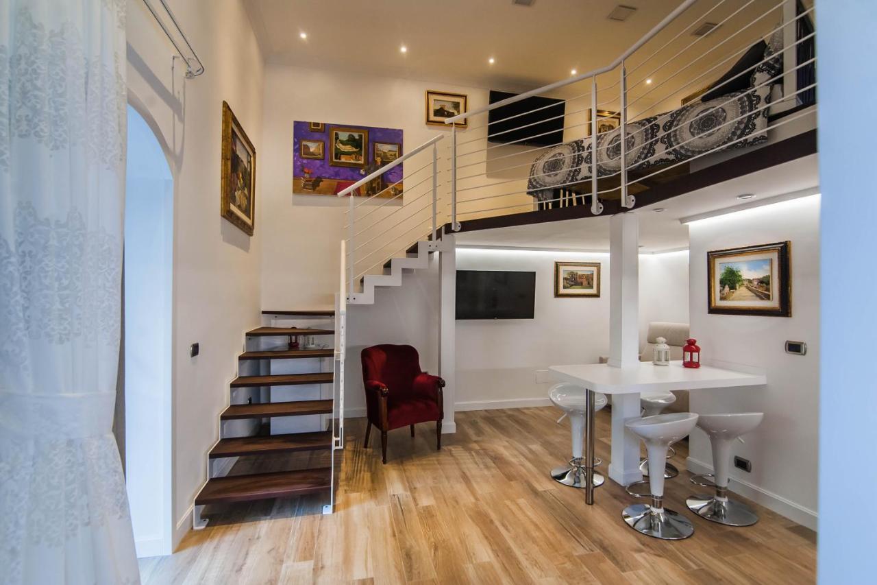Solimena House 44 *