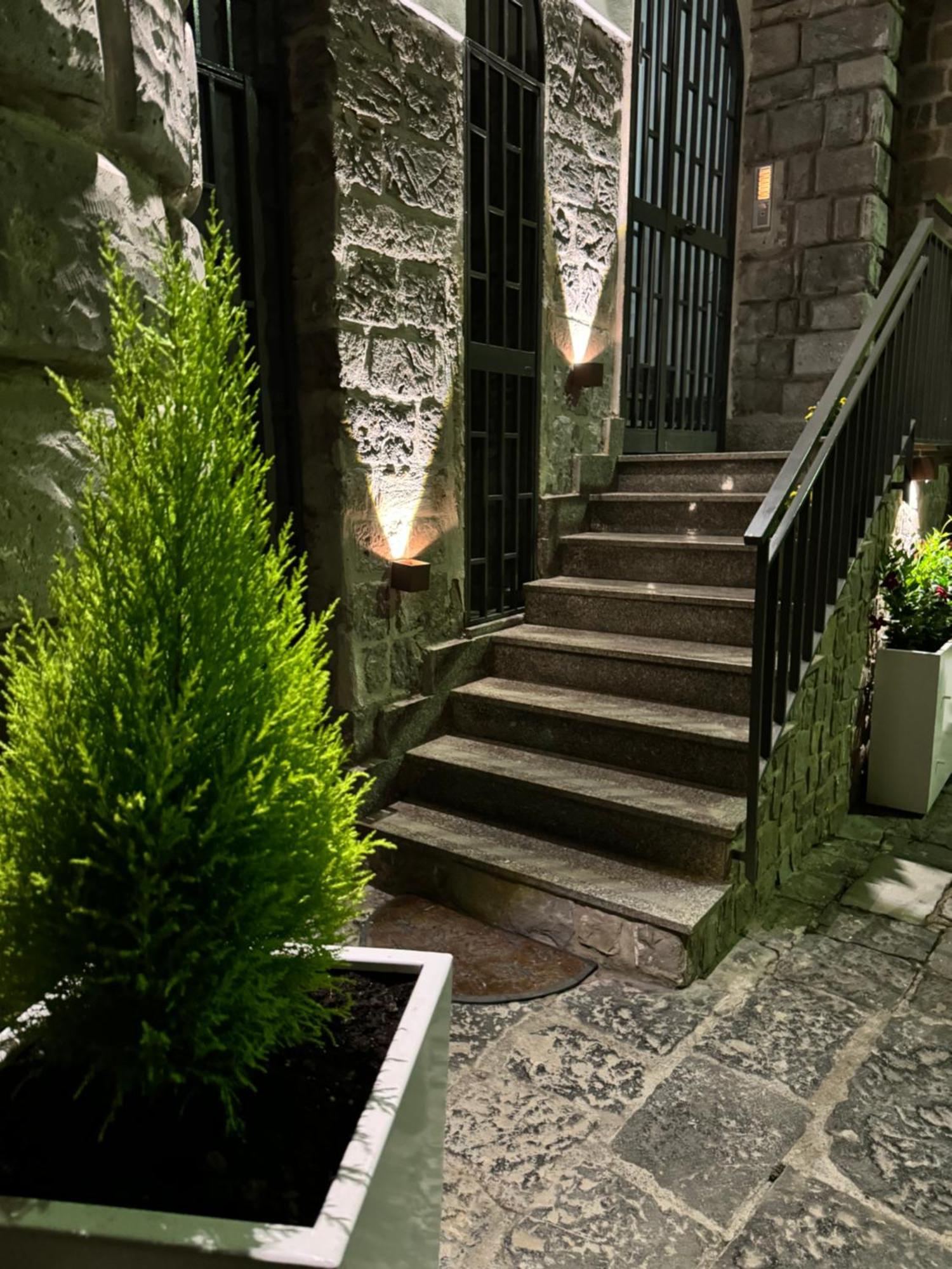 Solimena House 44 *